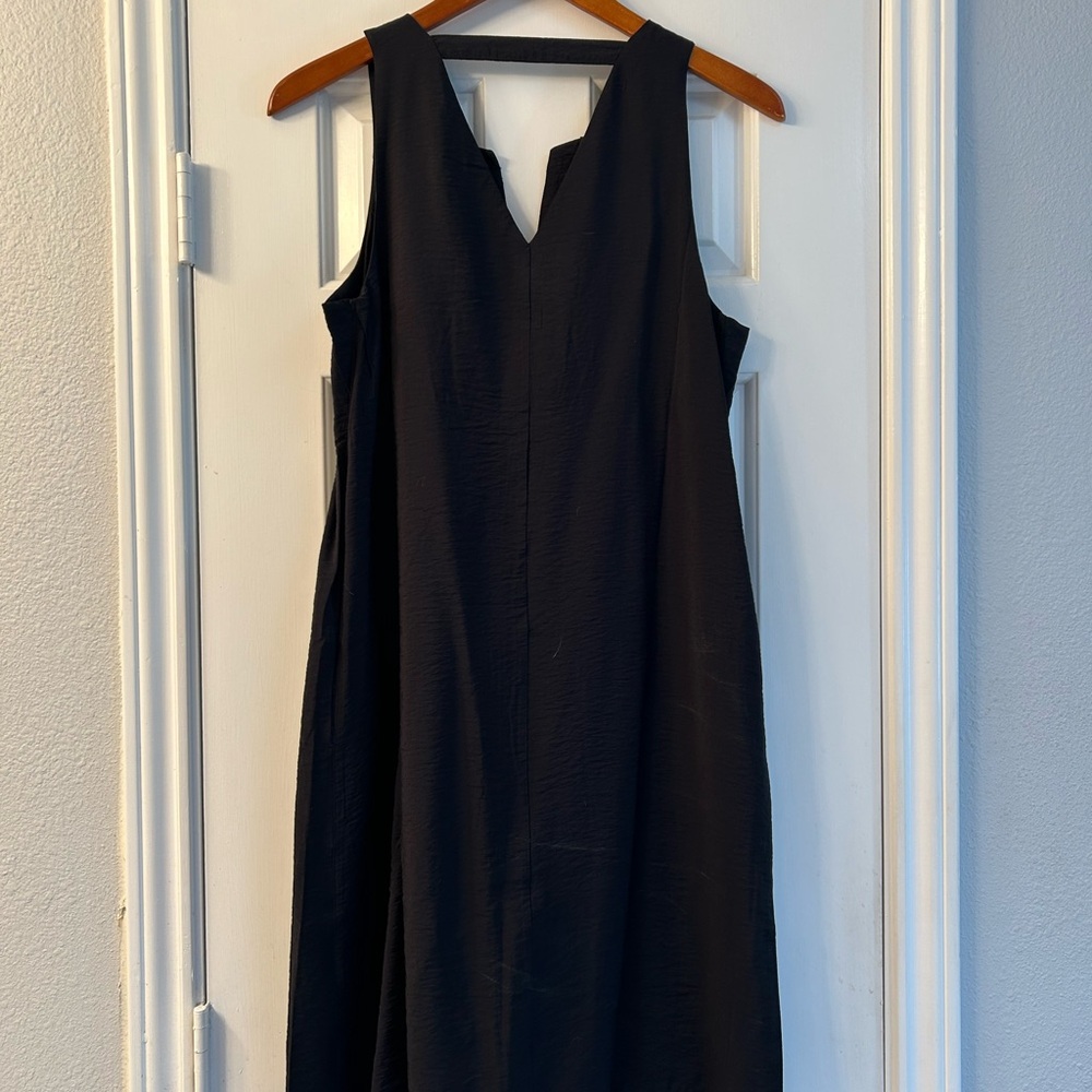 Elegant Black Sleeveless Dress